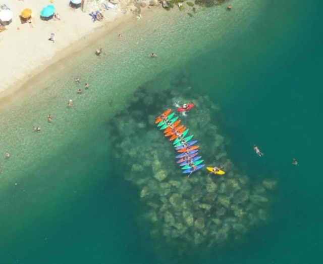  Seeing the canoes in the sea 